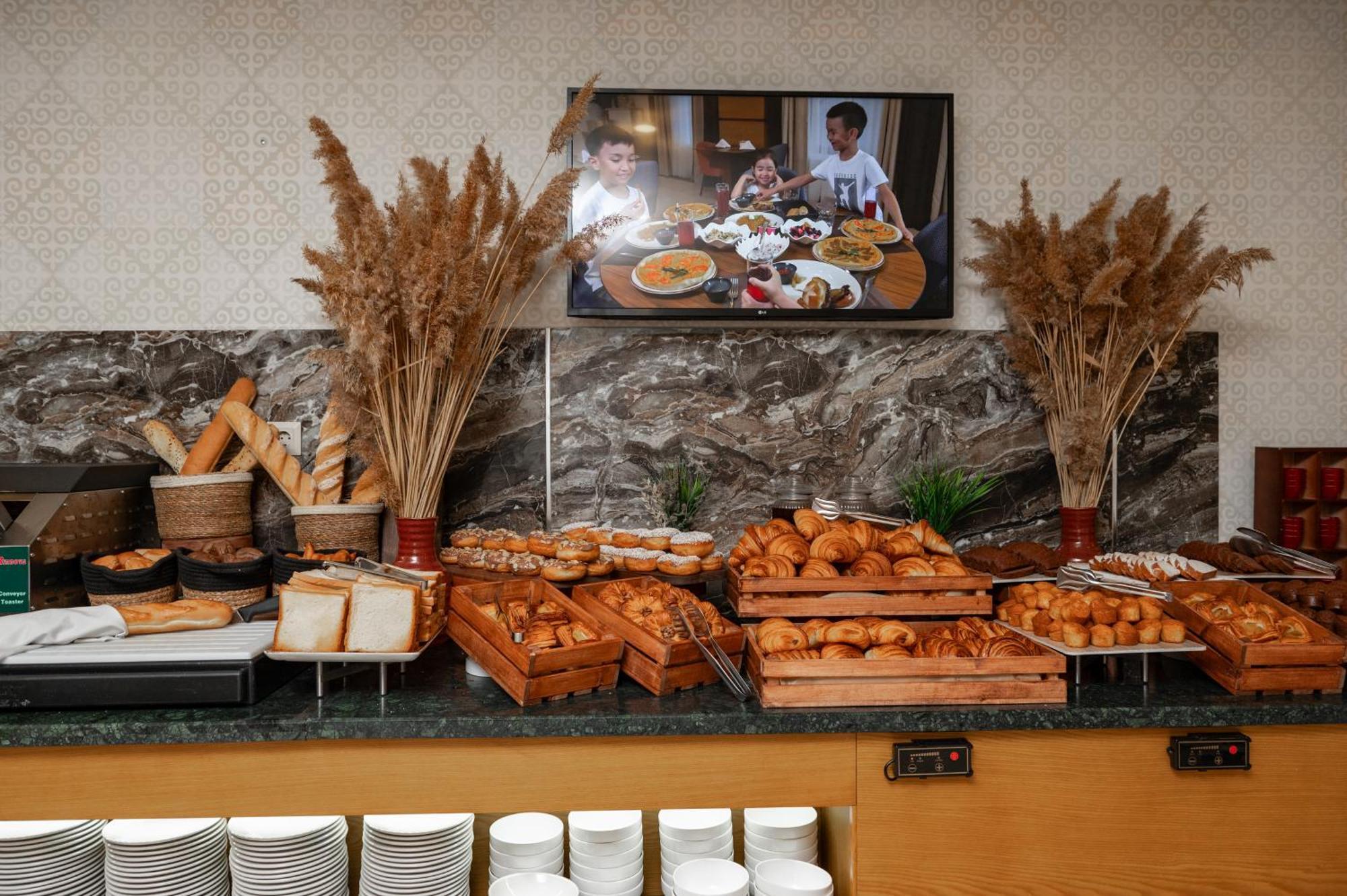 Wyndham Garden Burabay Hotel Bagian luar foto