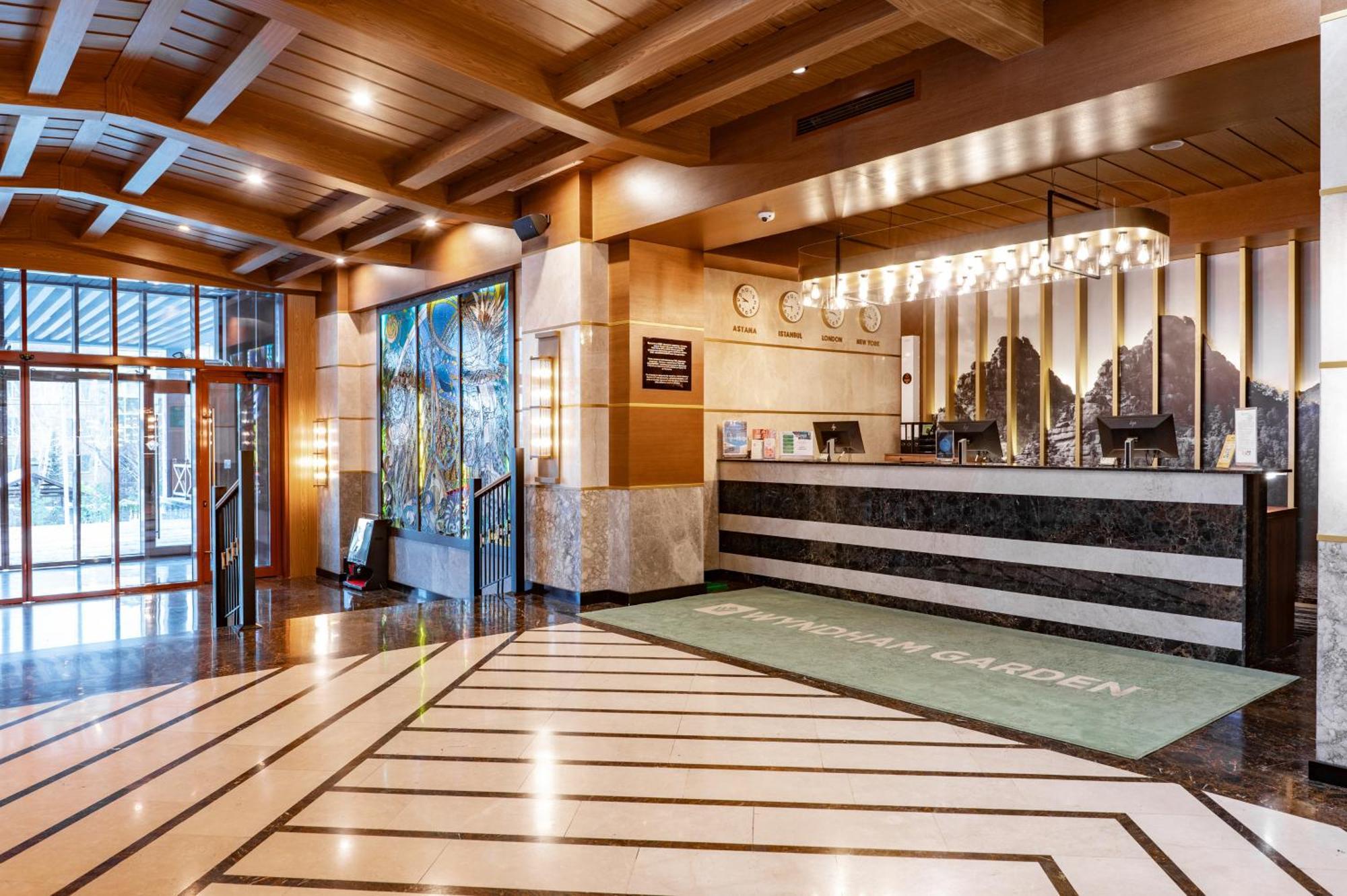 Wyndham Garden Burabay Hotel Bagian luar foto