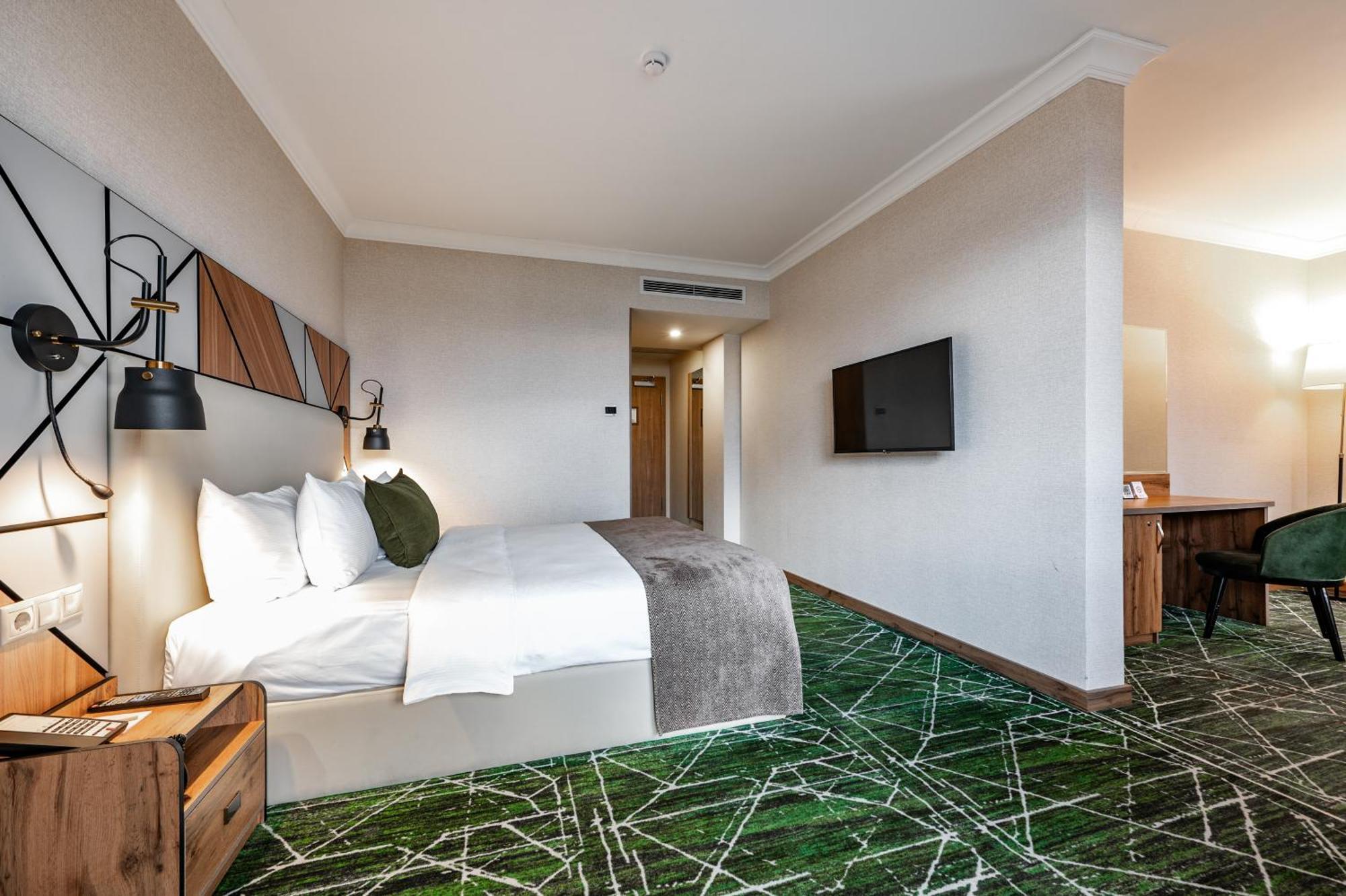 Wyndham Garden Burabay Hotel Bagian luar foto